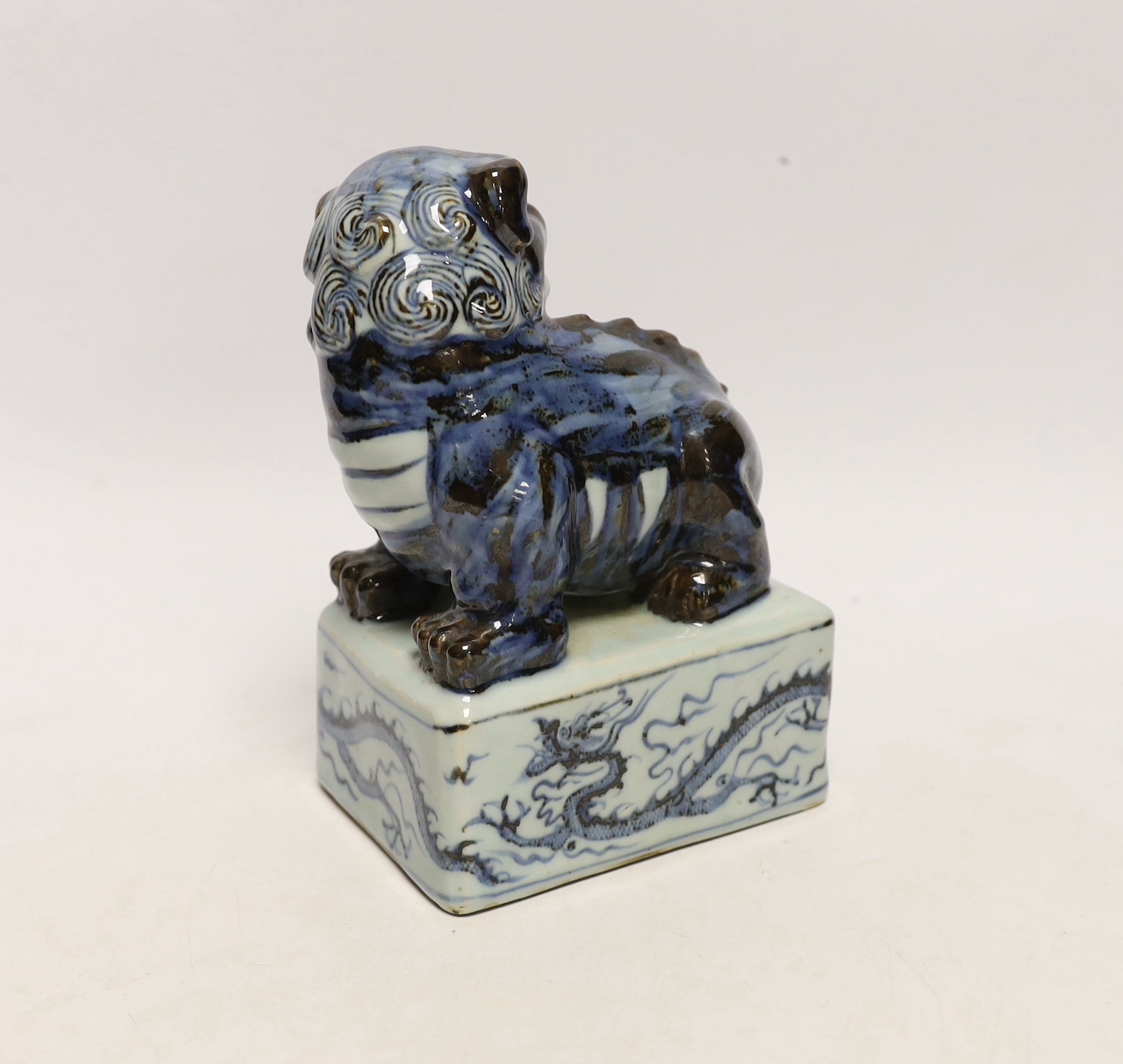 A Chinese Blue and white Dog of Fo, 18cm high